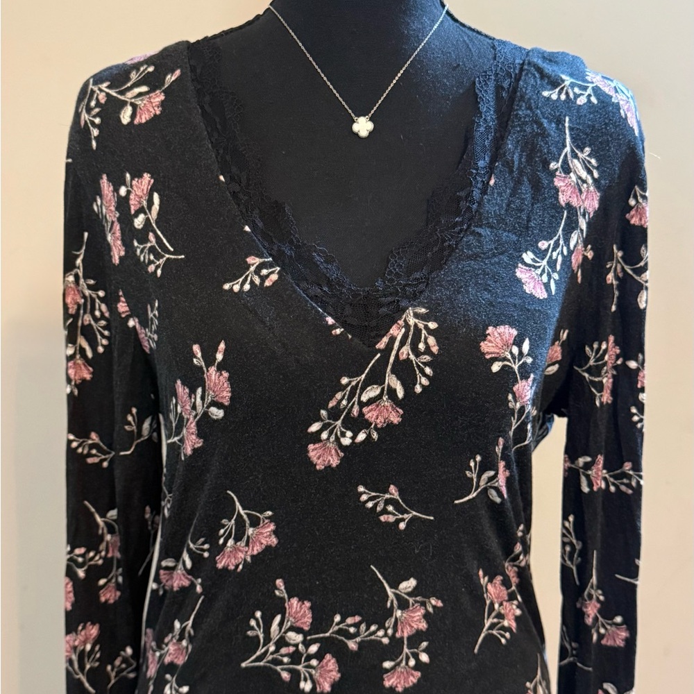 Black Long Sleeve V-Neck Floral Top with Lace Trim